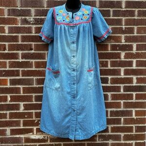 Go Softly Patio Dress Size S Blue Embroidered Floral House Mumu button up